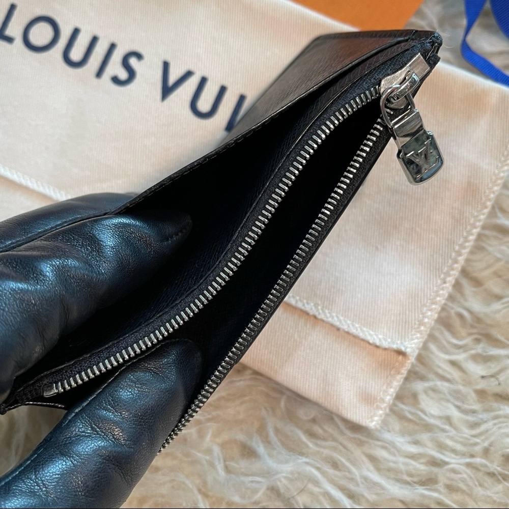 2019 Louis Vuitton Taiga Coin Card Holder Wallet - Picture 13 of 16